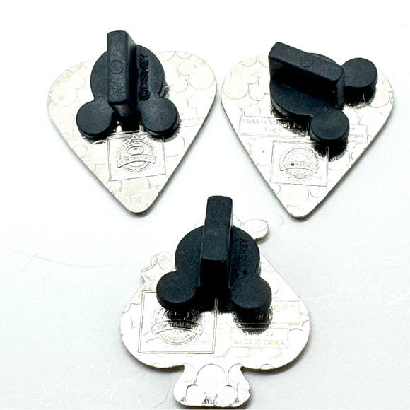 Disney Hidden Mickey Alice in Wonderland Card Suits Set Of 3 Queen Alice Rabbit - Picture 5 of 5